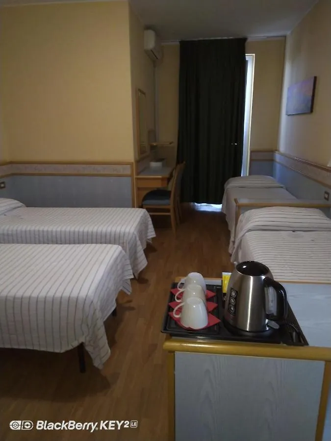Hotel Route 9 Cadeo